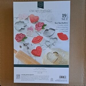 Chicago Metallic Valentine's Cookie Cutter and Decorating Set